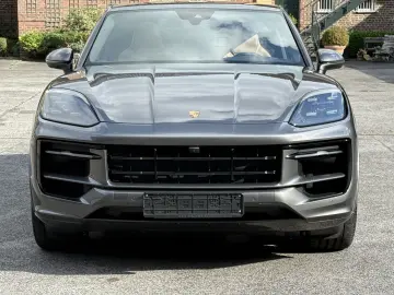 PORSCHE Cayenne GTS Coupe
