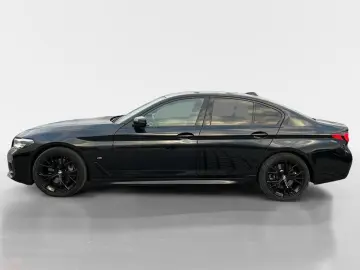 BMW 530d xDrive M Sport AHK Pano HUD Business