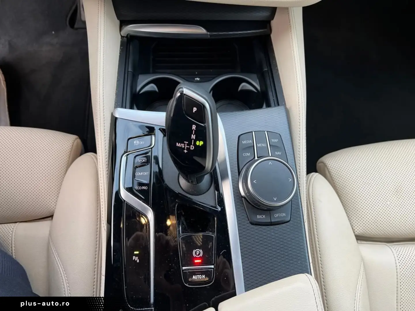 BMW 530d xDrive M Sport AHK Pano HUD Business