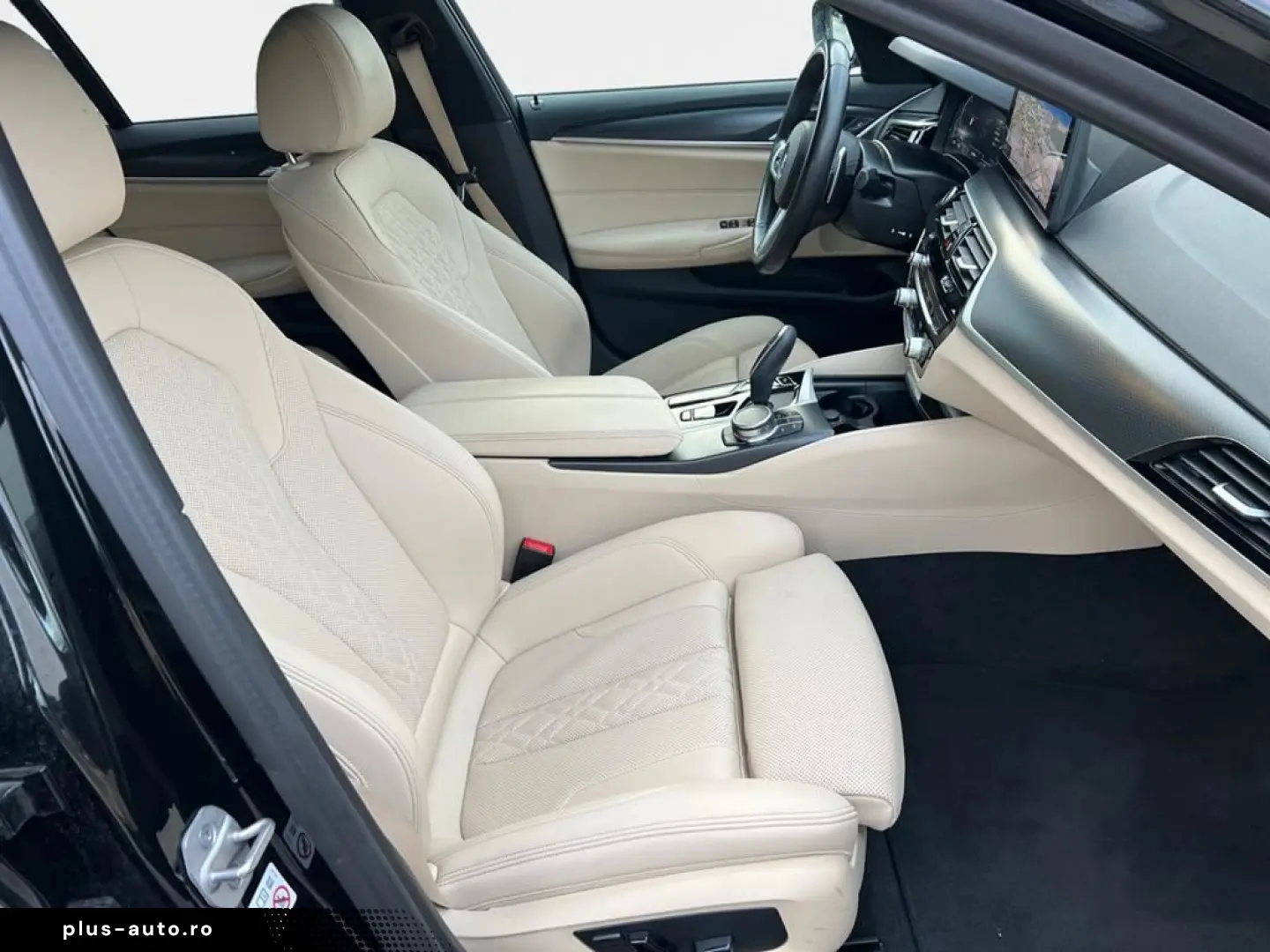 BMW 530d xDrive M Sport AHK Pano HUD Business