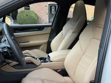 PORSCHE Cayenne Coupe Sport Design