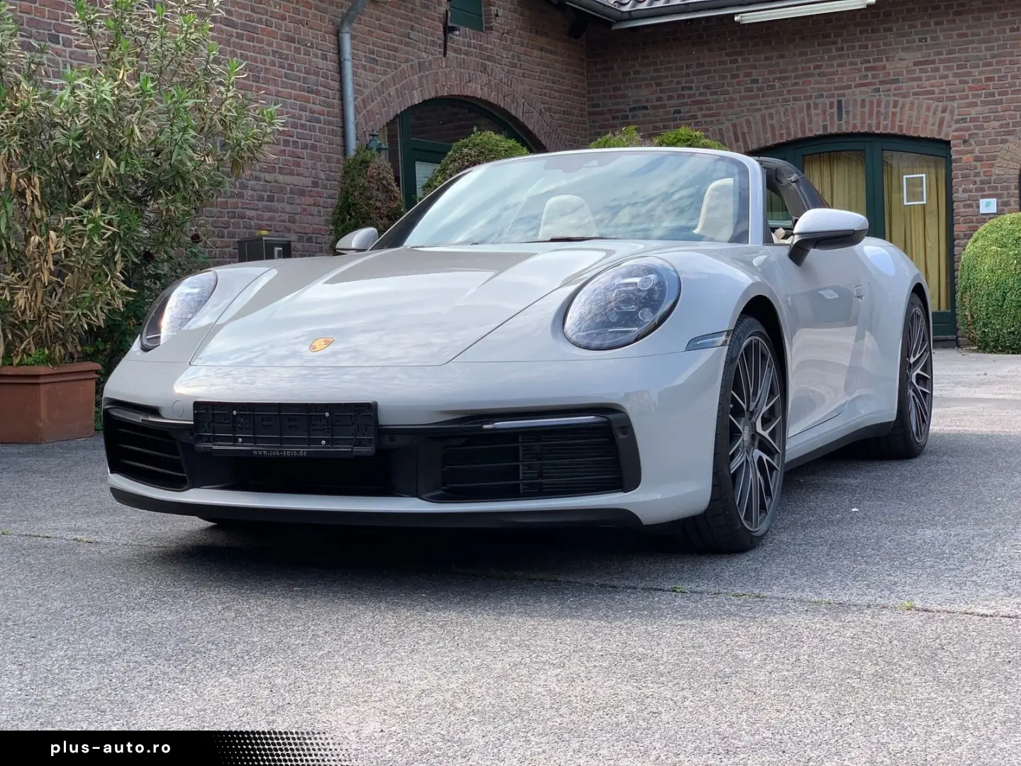 PORSCHE 992 911 Targa 4 Sport Design