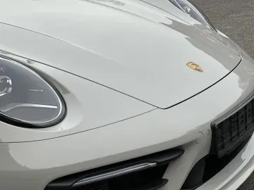 PORSCHE 992 911 Targa 4 Sport Design