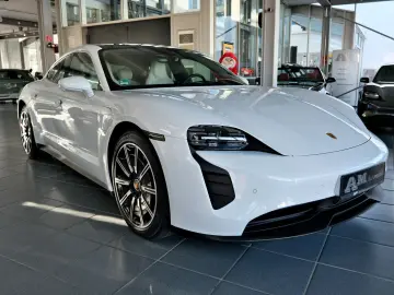 PORSCHE Taycan PerformancePlus Sport Design