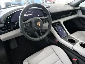 PORSCHE Taycan PerformancePlus Sport Design