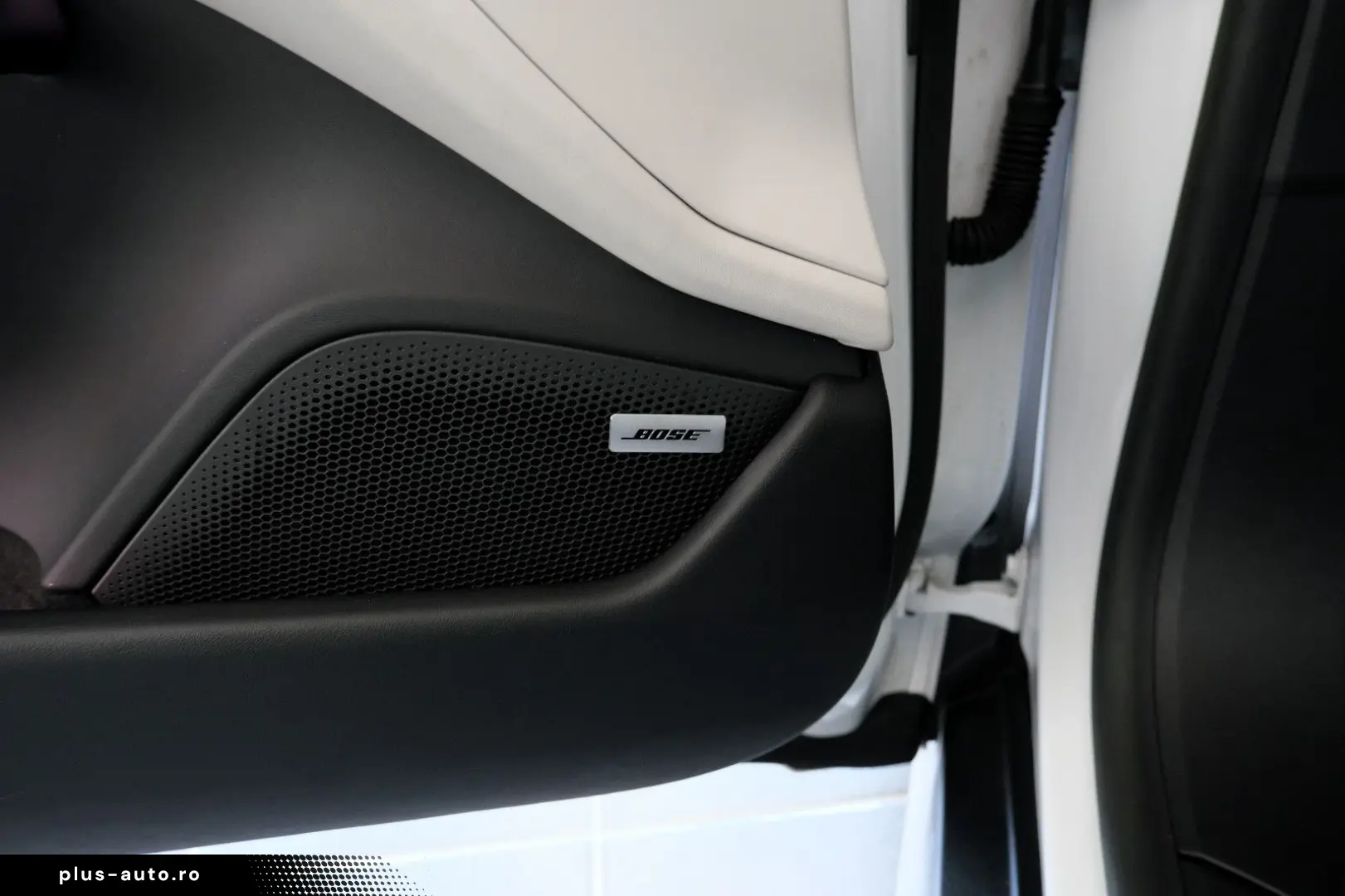 PORSCHE Taycan PerformancePlus Sport Design