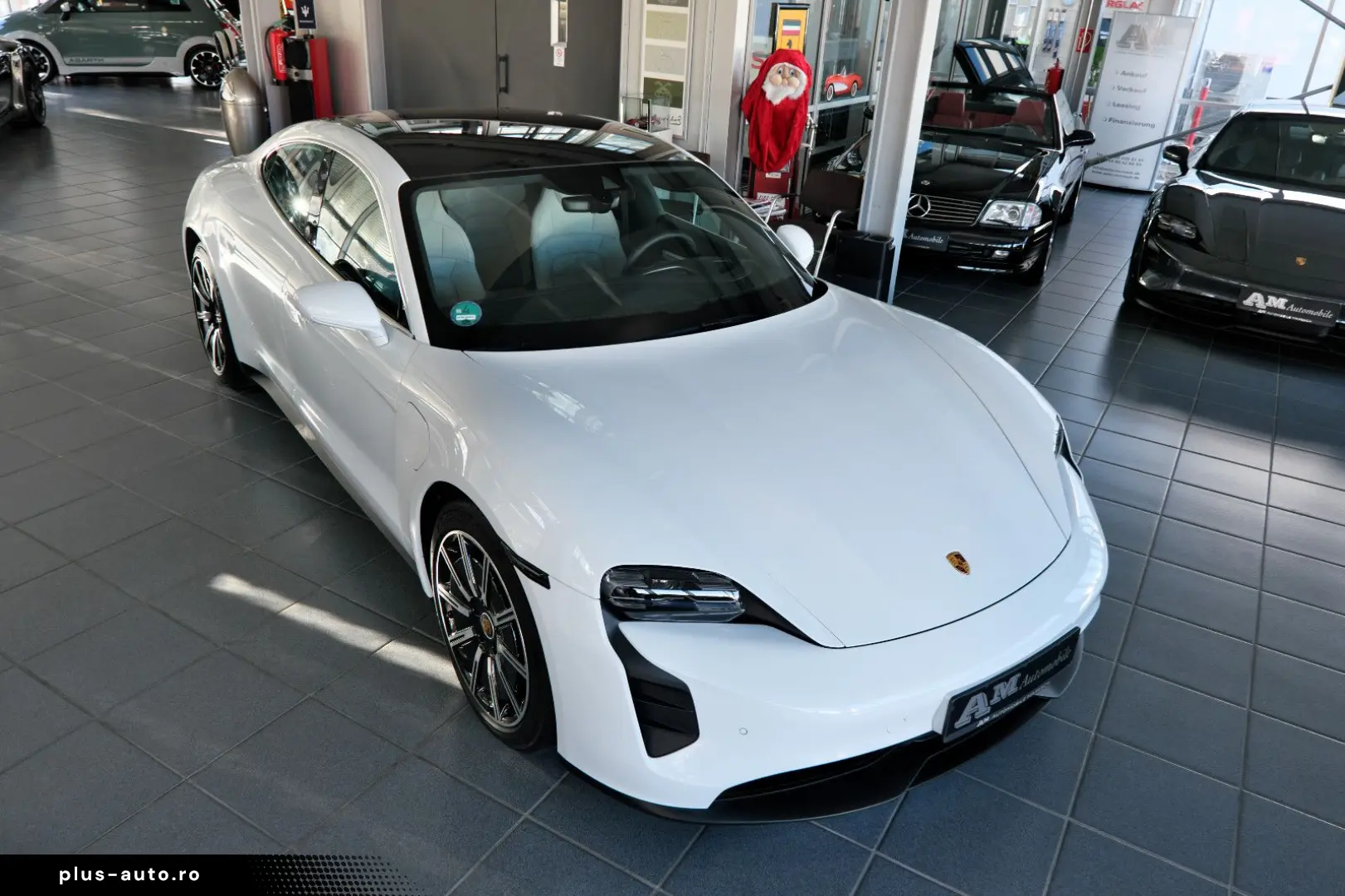 PORSCHE Taycan PerformancePlus Sport Design