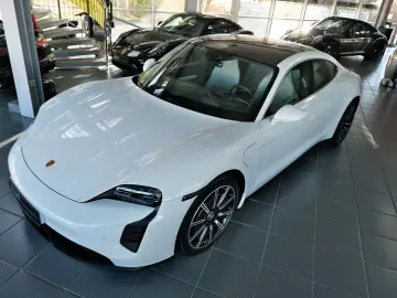 PORSCHE Taycan PerformancePlus Sport Design