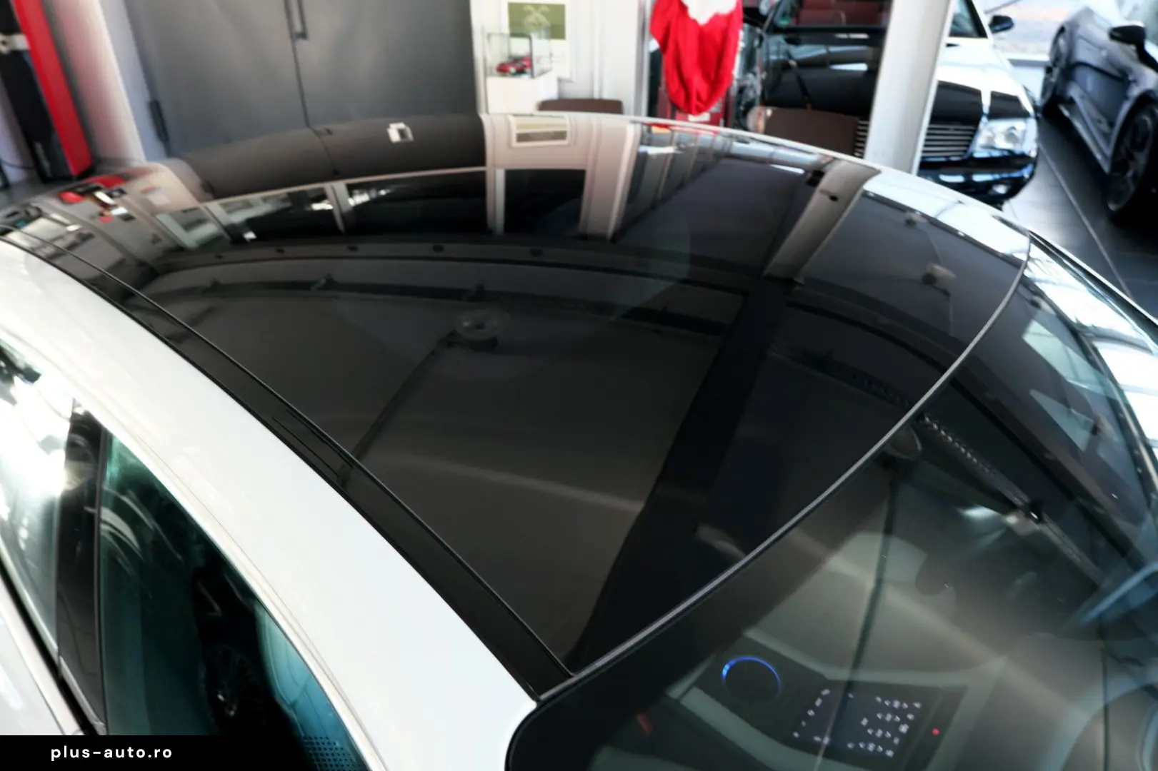 PORSCHE Taycan PerformancePlus Sport Design