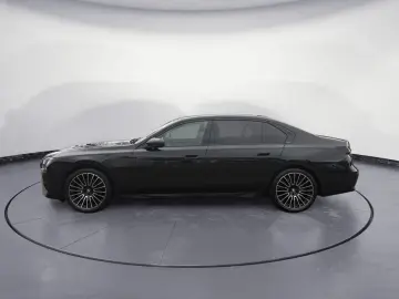BMW 740d xDrive M Sportpaket Pro Iconic Glow AHK Mul