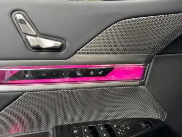 BMW 750e xDr M Sport ExLounge AutoTür Kristall SkyL