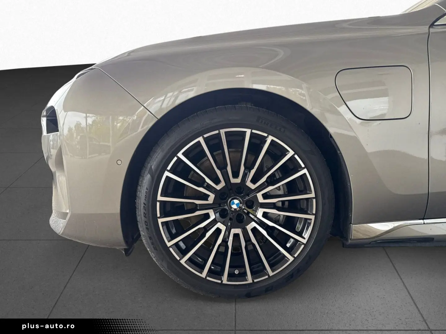 BMW 750e xDrive TV Kristall Aut.Türen B&W Executive