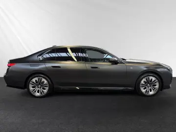 BMW 750e xDrive Lr. 1.211 - br. o.Anz. 48Mon 5`Km p.