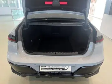 BMW 750 e xDrive M Sport Pro 21'' PanoSky &hellip;