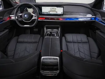 BMW 750 7 750 e xDrive Design Pure Excellence