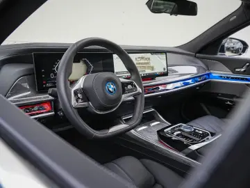 BMW 750 7 750 e xDrive Design Pure Excellence