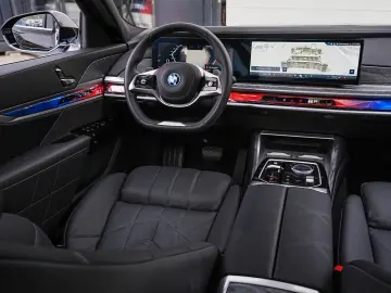 BMW 750 7 750 e xDrive Design Pure Excellence
