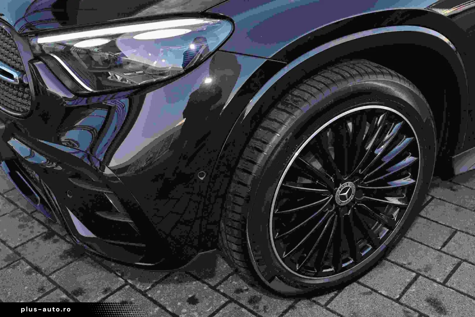 MERCEDES-BENZ GLC 300 d 4M Coupé AMG PANO DISTR