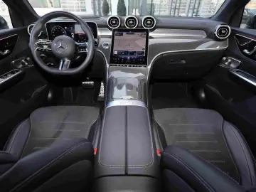 MERCEDES-BENZ GLC 300 d 4M Coupé AMG PANO DISTR