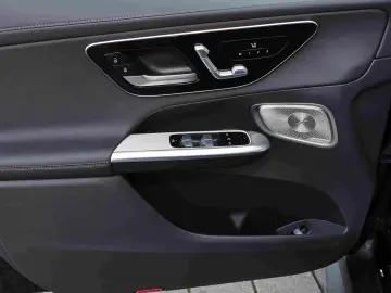 MERCEDES-BENZ GLC 300 d 4M Coupé AMG PANO DISTR