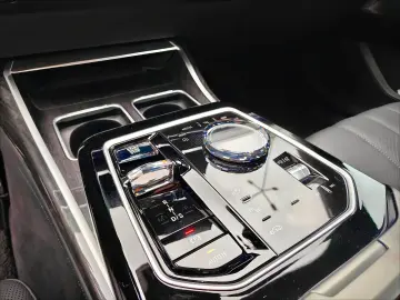 BMW 750e xDrive  Mansory