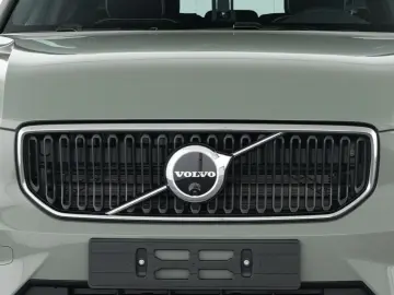 VOLVO XC40 Core 2WD Digitales Cockpit Soundsystem 360