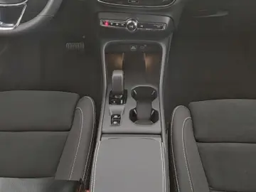 VOLVO XC40 Core 2WD Digitales Cockpit Soundsystem 360