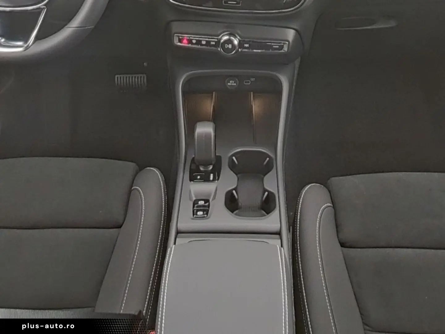 VOLVO XC40 Core 2WD Digitales Cockpit Soundsystem 360