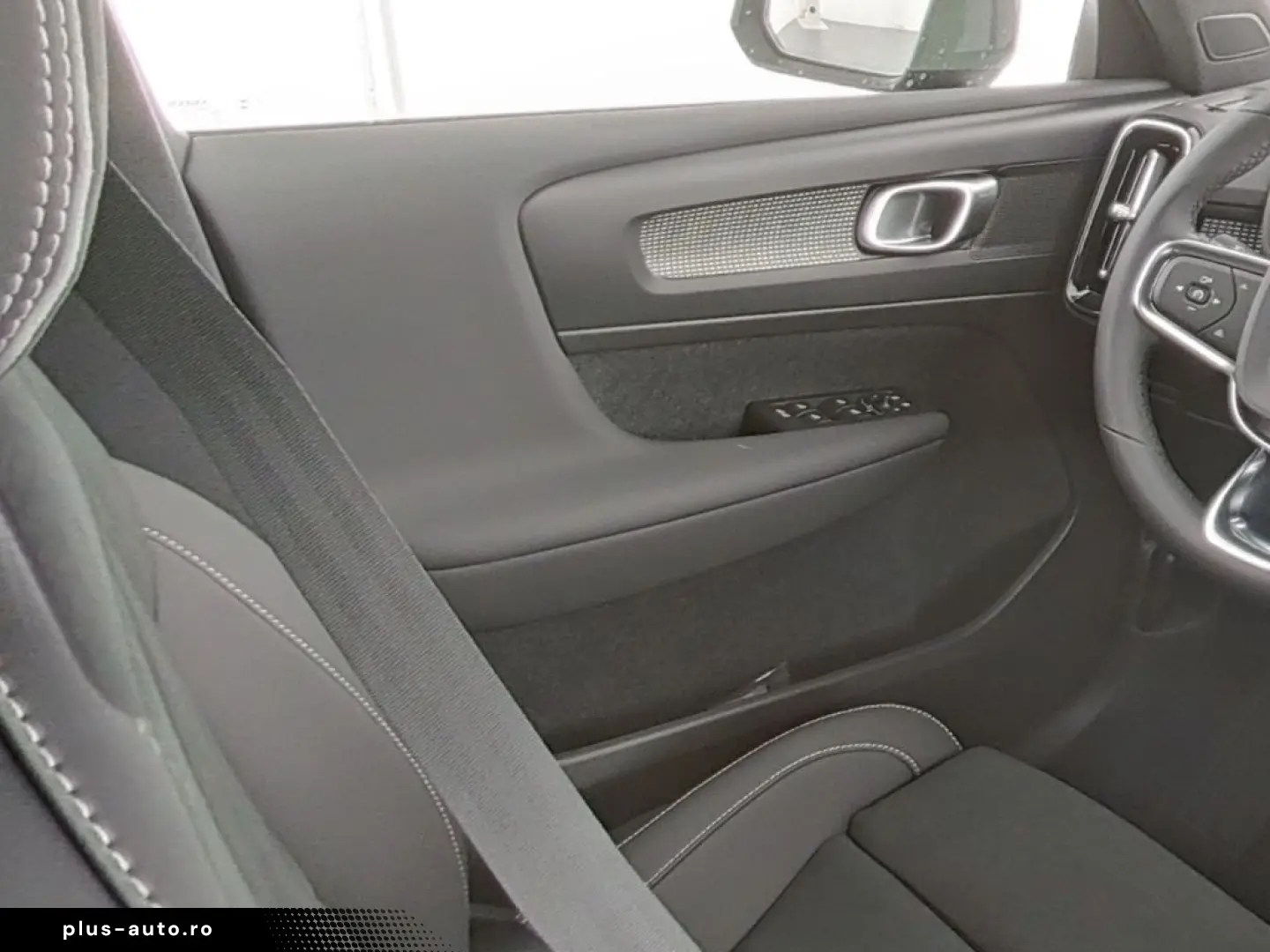 VOLVO XC40 Core 2WD Digitales Cockpit Soundsystem 360