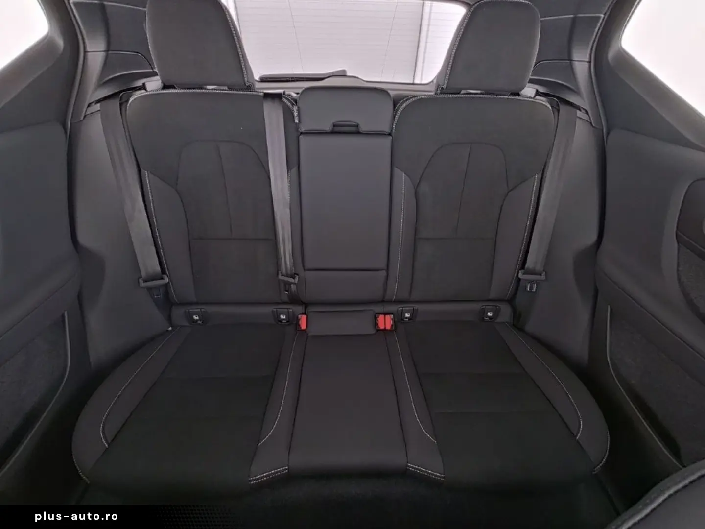 VOLVO XC40 Core 2WD Digitales Cockpit Soundsystem 360