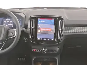 VOLVO XC40 Core 2WD Digitales Cockpit Soundsystem 360