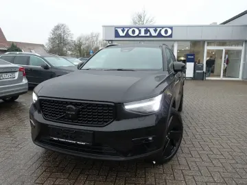 VOLVO XC40 Black Edition Plus B3 Pano H&K AHK 360
