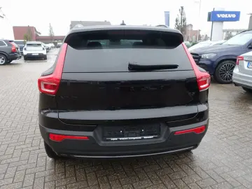 VOLVO XC40 Black Edition Plus B3 Pano H&K AHK 360