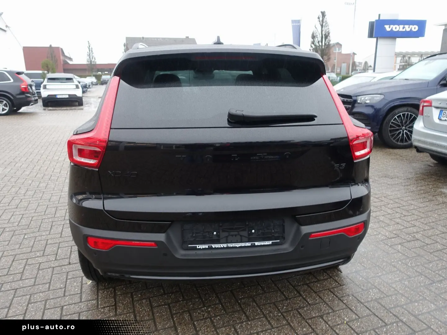 VOLVO XC40 Black Edition Plus B3 Pano H&K AHK 360