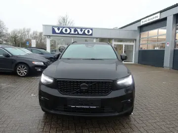 VOLVO XC40 Black Edition Plus B3 Pano H&K AHK 360