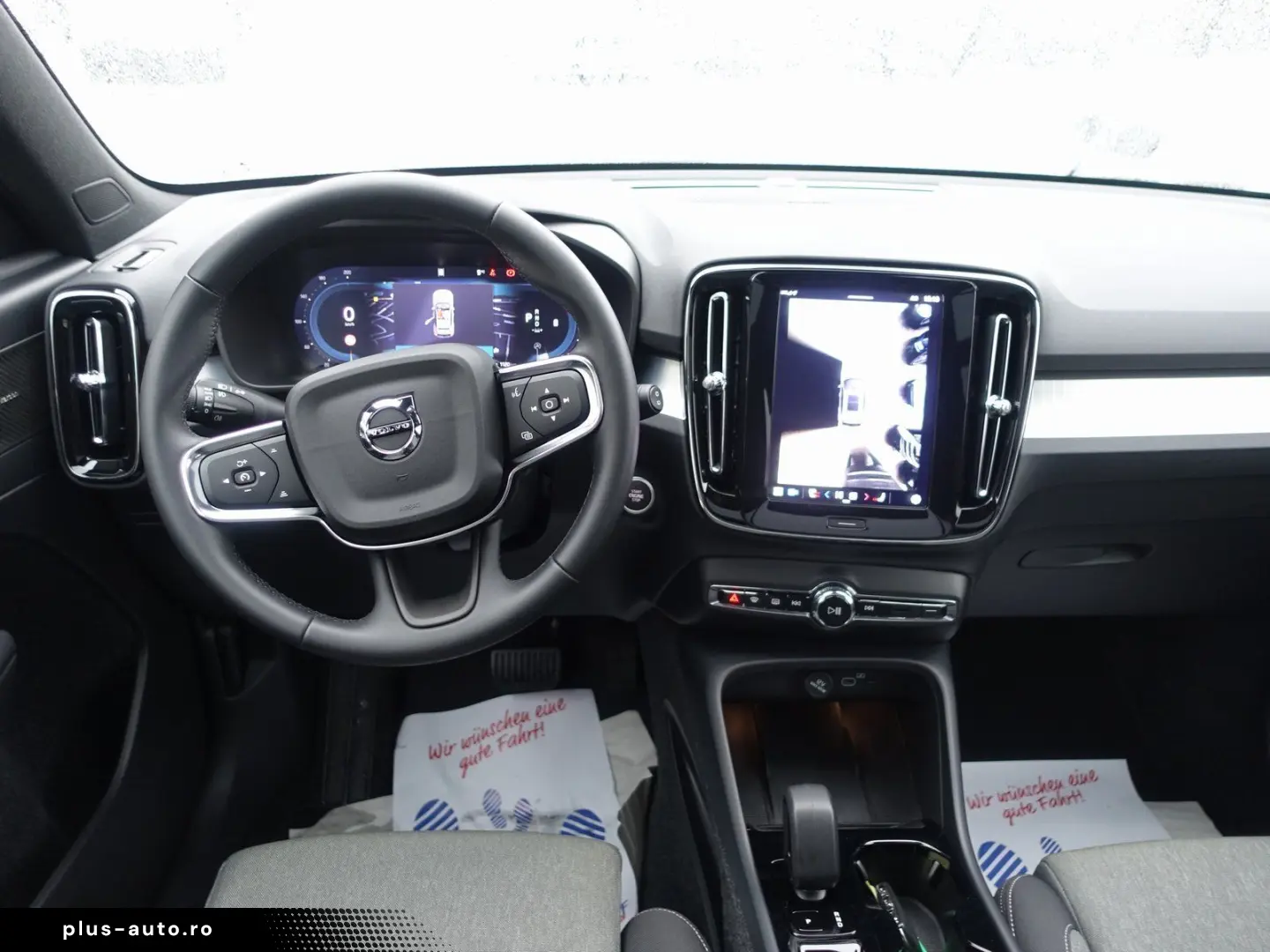 VOLVO XC40 Black Edition Plus B3 Pano H&K AHK 360