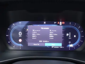 VOLVO XC40 Black Edition Plus B3 Pano H&K AHK 360