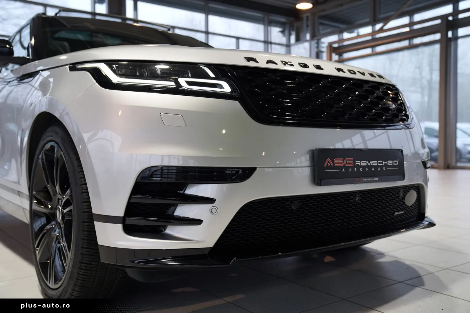 LAND ROVER Range Rover Velar R-Dynamic SE D300  1.H  22
