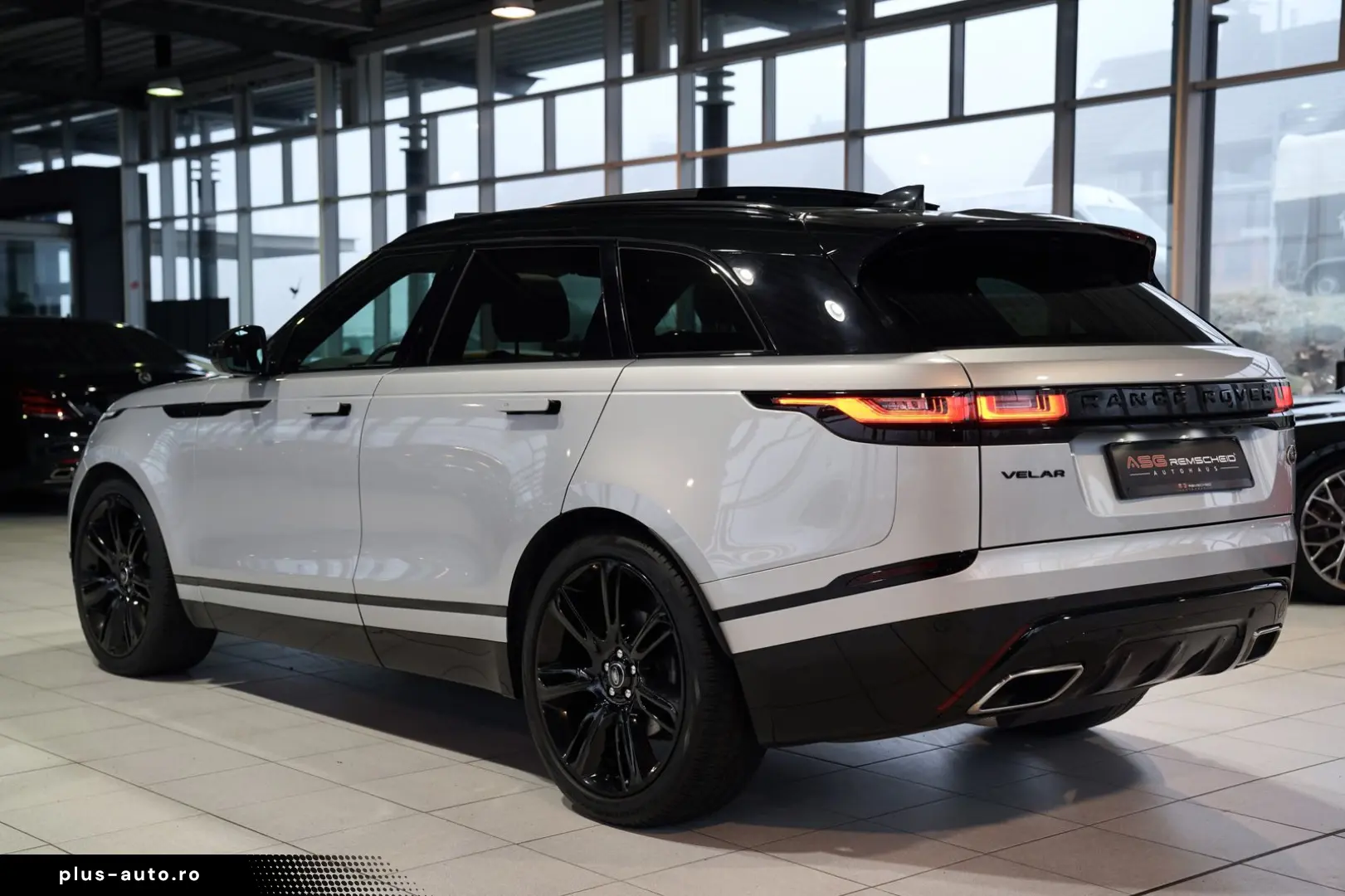 LAND ROVER Range Rover Velar R-Dynamic SE D300  1.H  22