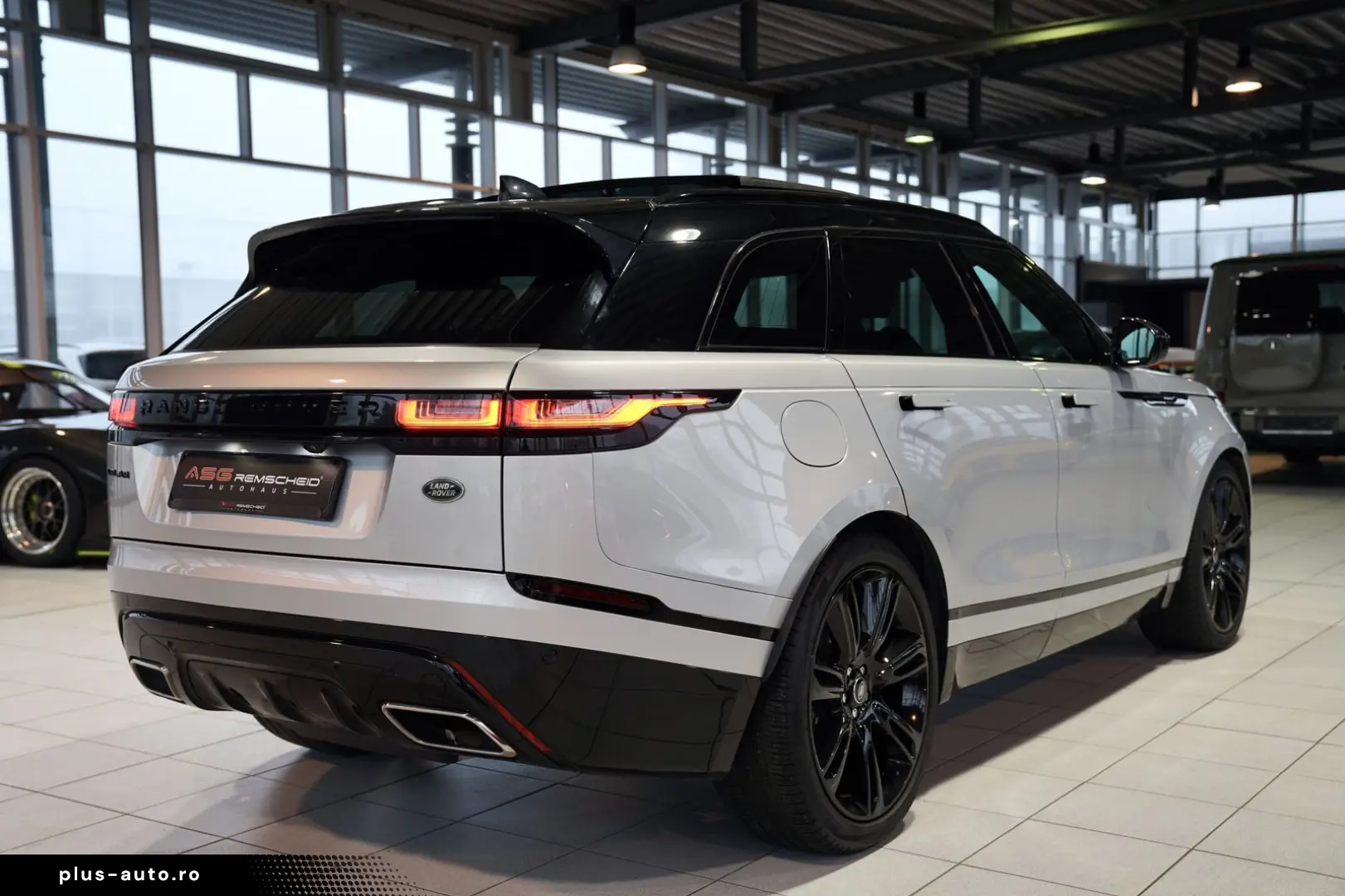 LAND ROVER Range Rover Velar R-Dynamic SE D300  1.H  22