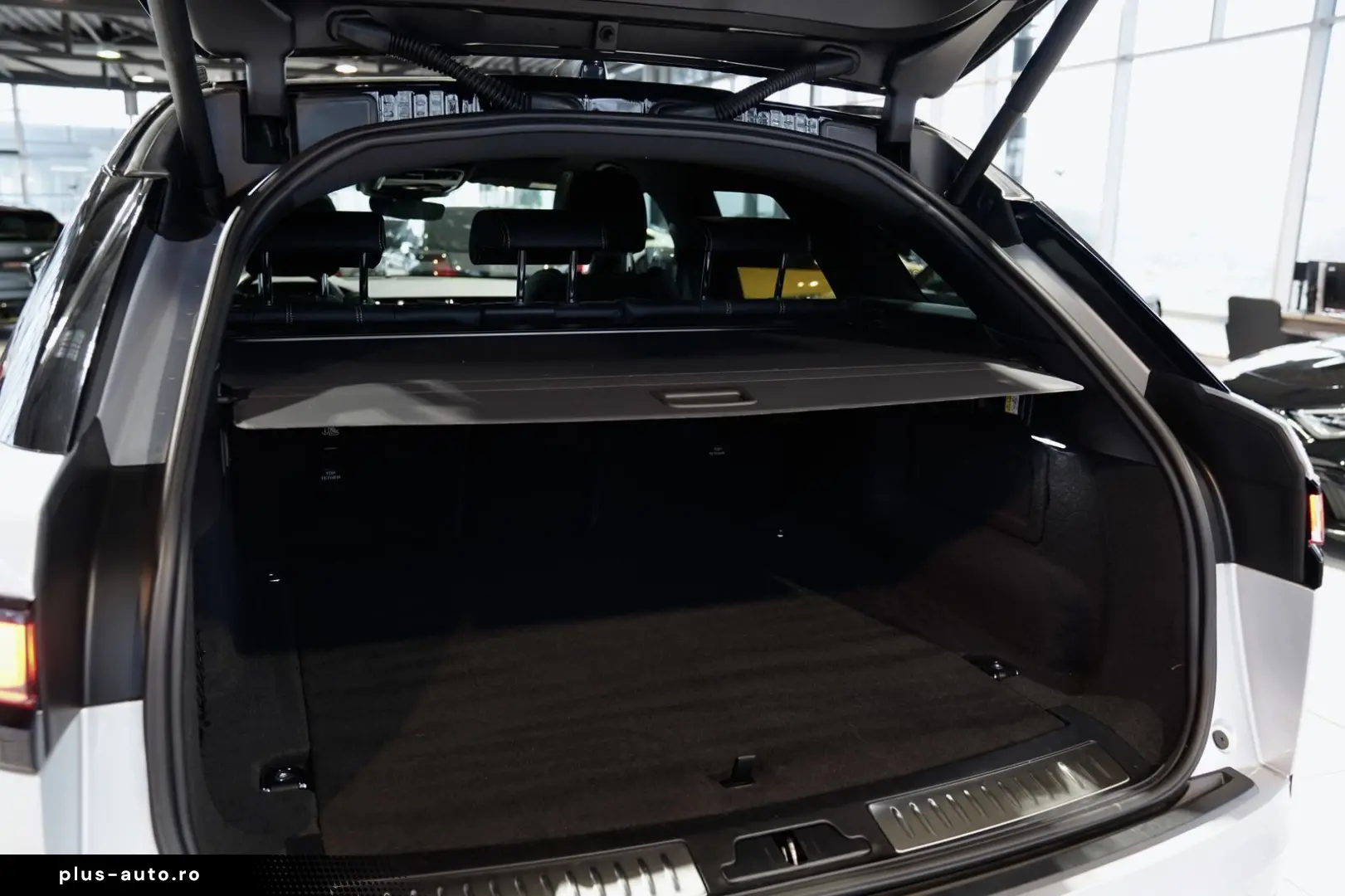 LAND ROVER Range Rover Velar R-Dynamic SE D300  1.H  22