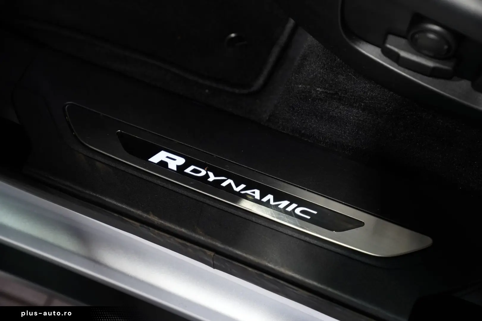 LAND ROVER Range Rover Velar R-Dynamic SE D300  1.H  22