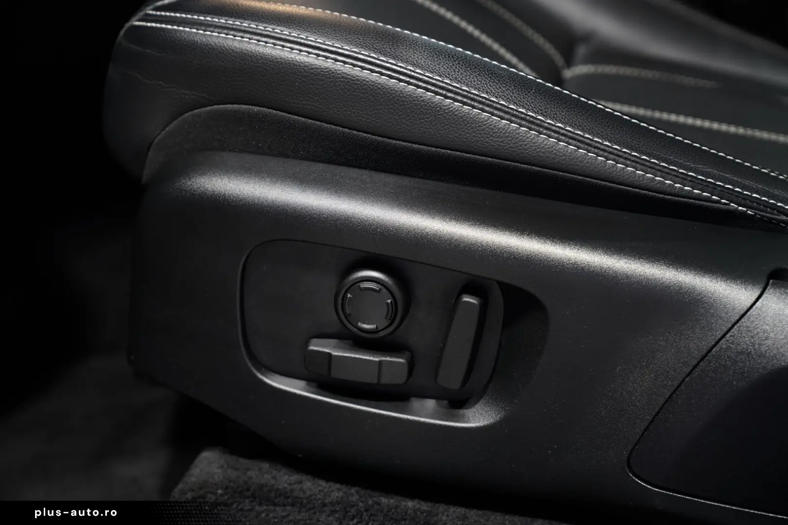 LAND ROVER Range Rover Velar R-Dynamic SE D300  1.H  22