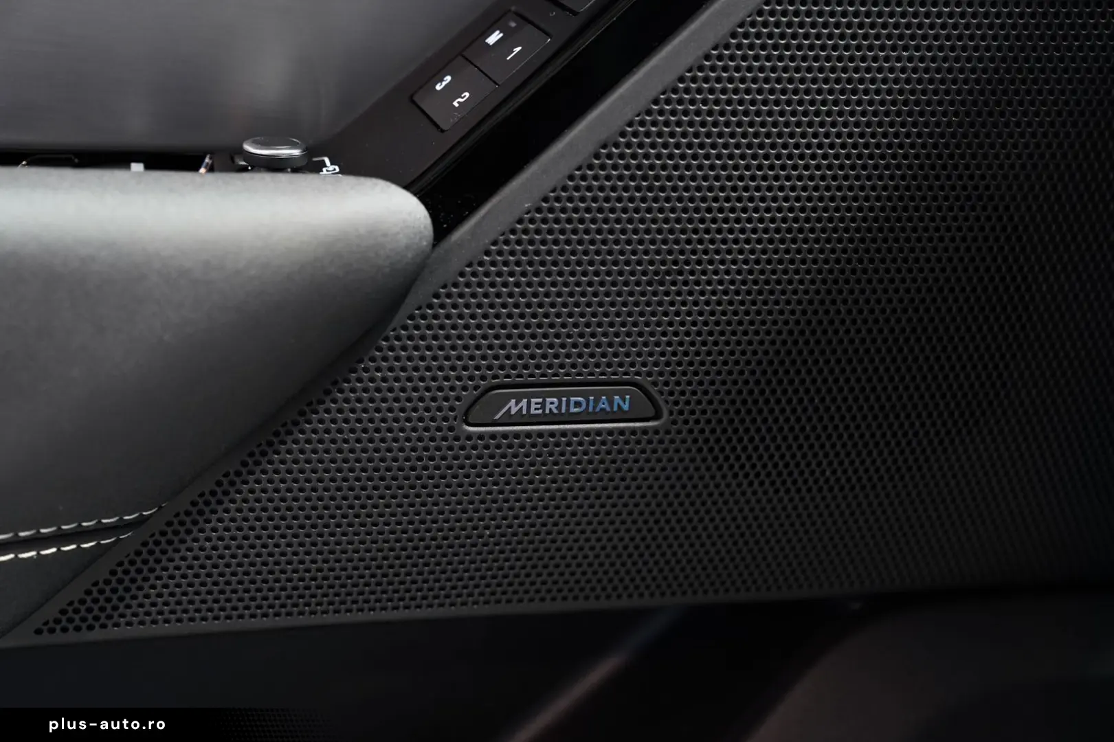 LAND ROVER Range Rover Velar R-Dynamic SE D300  1.H  22