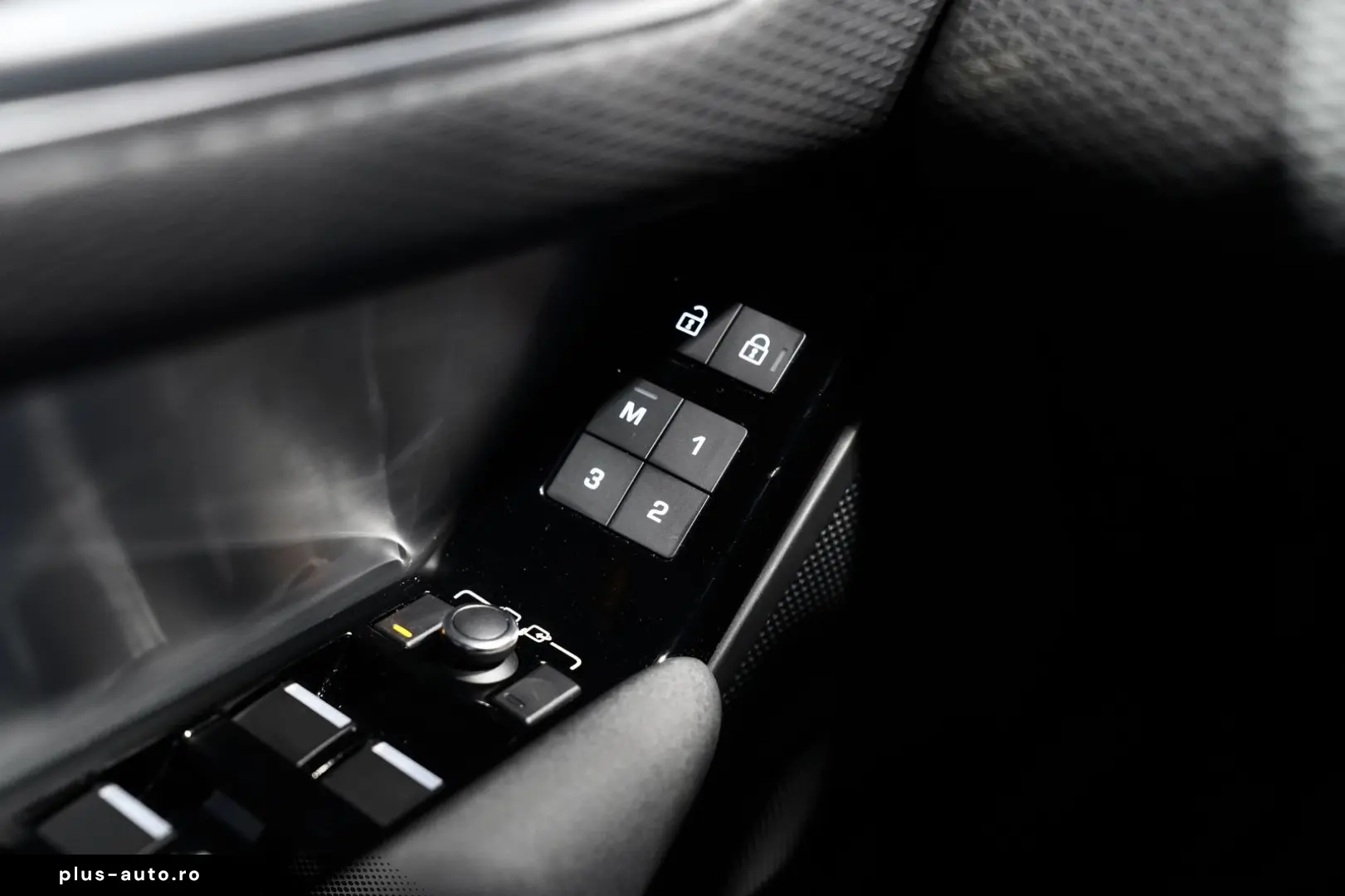 LAND ROVER Range Rover Velar R-Dynamic SE D300  1.H  22