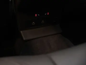 LAND ROVER Range Rover Velar P400e Hybrid Dynamic SE AHK HU