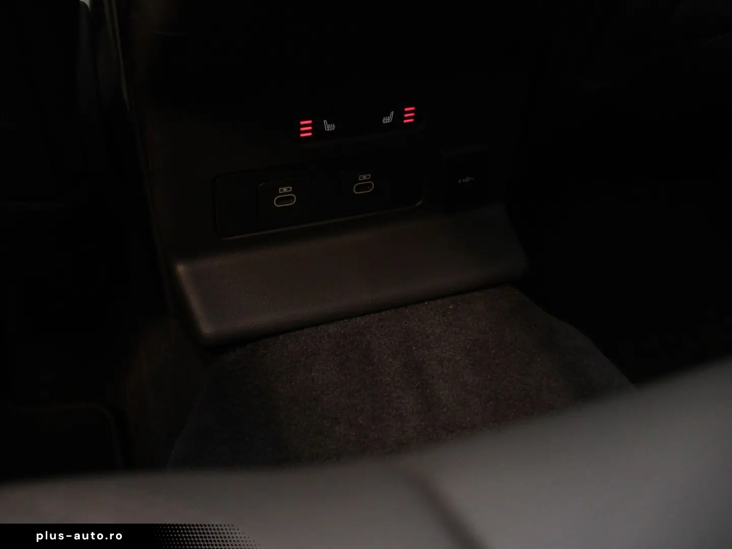 LAND ROVER Range Rover Velar P400e Hybrid Dynamic SE AHK HU