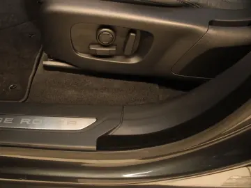 LAND ROVER Range Rover Velar P400e Hybrid Dynamic SE AHK HU