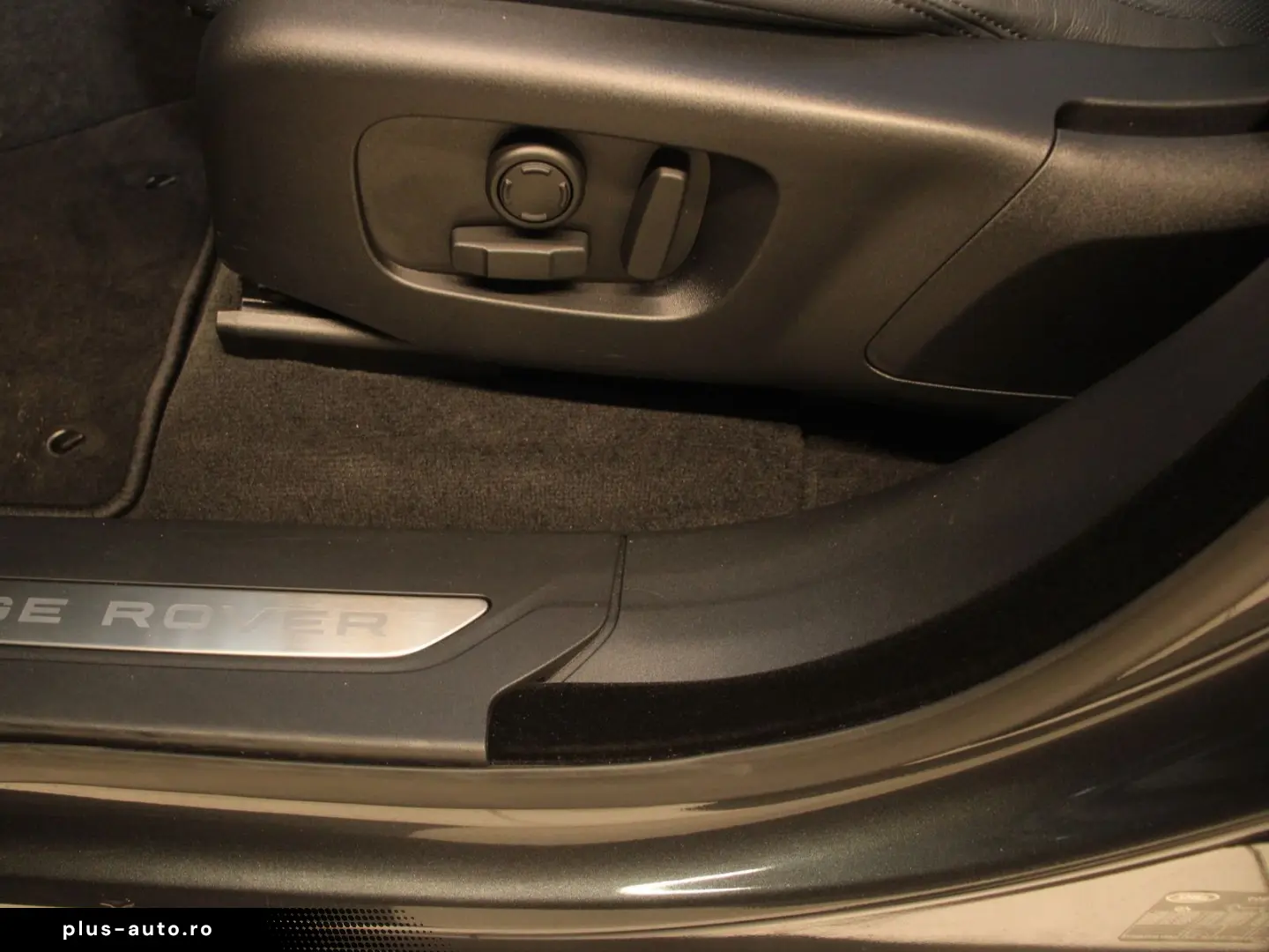 LAND ROVER Range Rover Velar P400e Hybrid Dynamic SE AHK HU