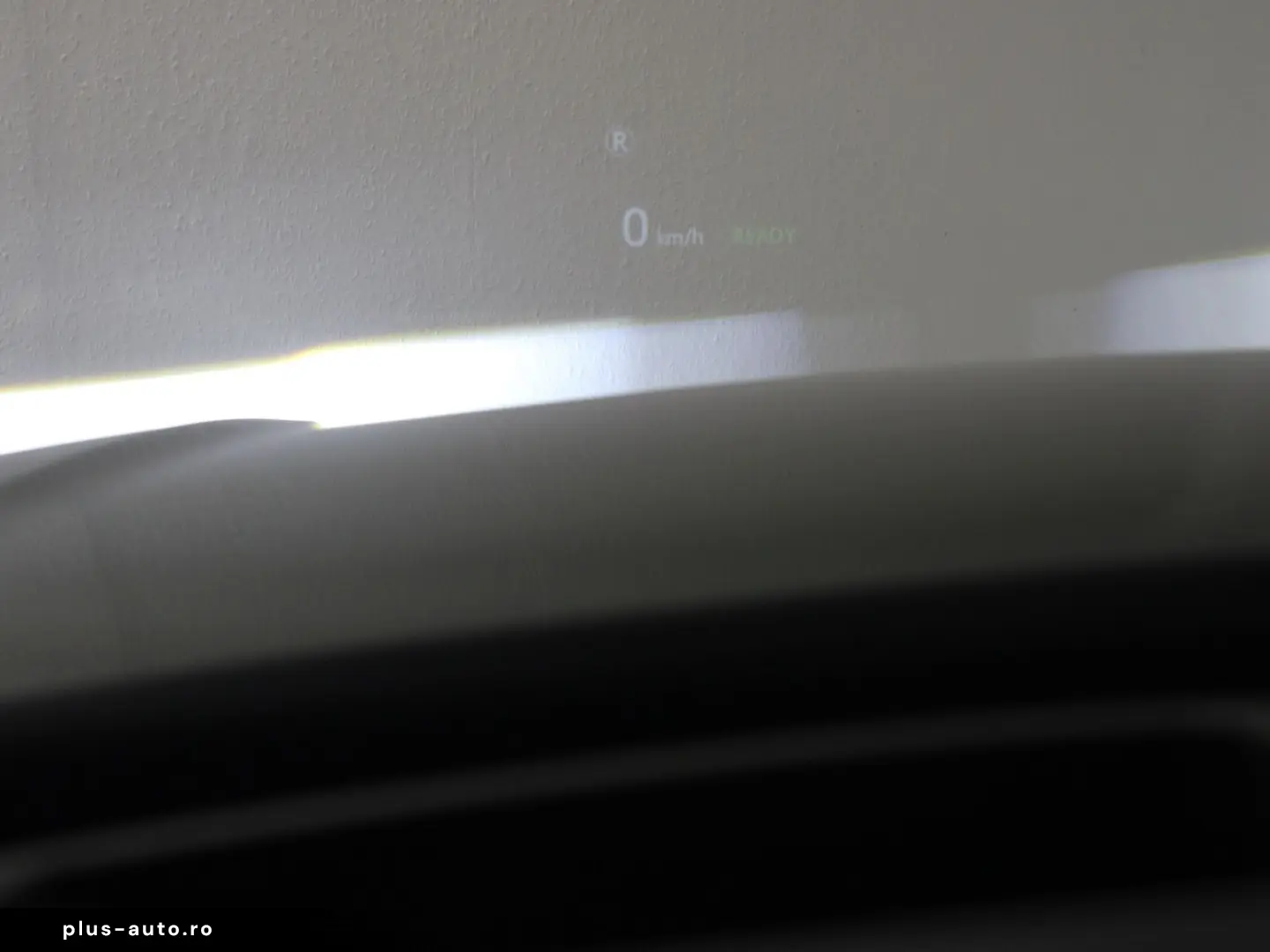 LAND ROVER Range Rover Velar P400e Hybrid Dynamic SE AHK HU